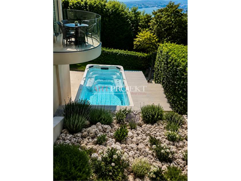 Lugano – Prestigiosa villa con vista lago e raffinati spazi esterni / ArtProjekt SA