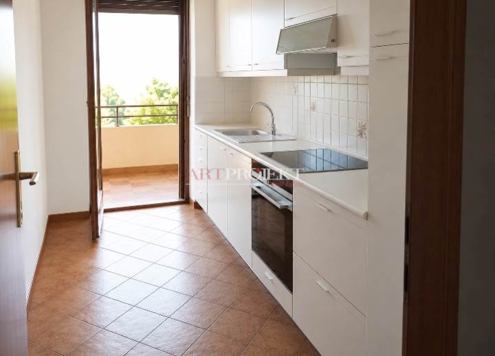 Comano – Elegante appartamento 2.5 locali con piscina e vista panoramica / ArtProjekt SA