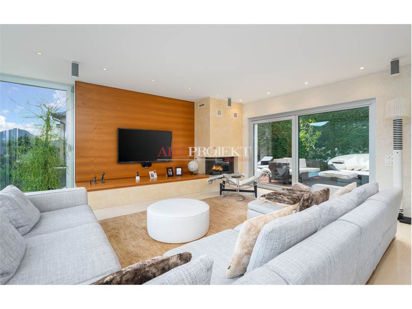 Lugano – Prestigiosa villa con vista lago e raffinati spazi esterni / ArtProjekt SA