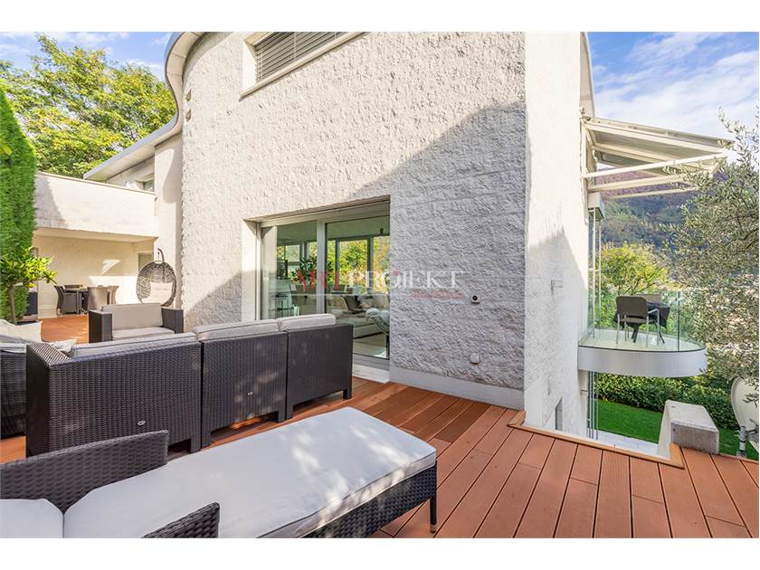 Lugano – Prestigiosa villa con vista lago e raffinati spazi esterni / ArtProjekt SA