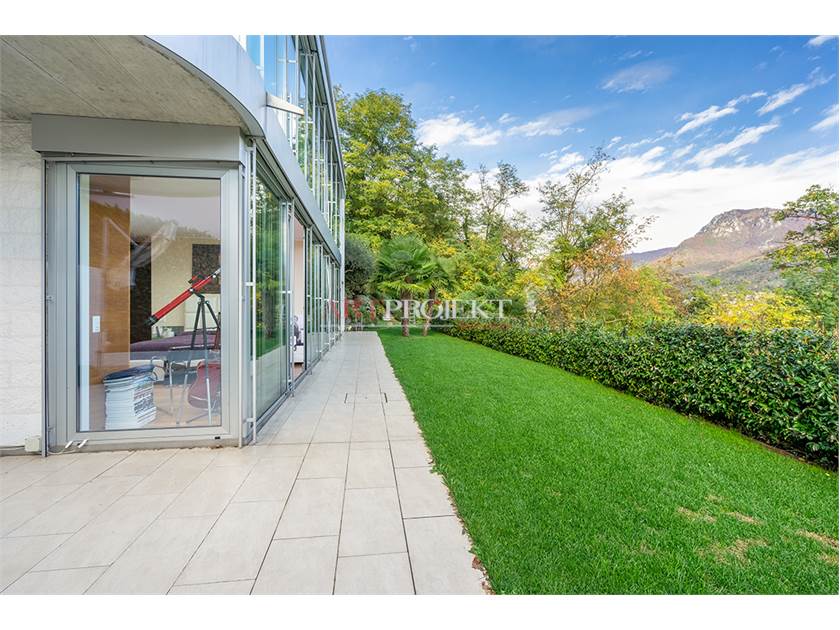 Lugano – Prestigiosa villa con vista lago e raffinati spazi esterni / ArtProjekt SA